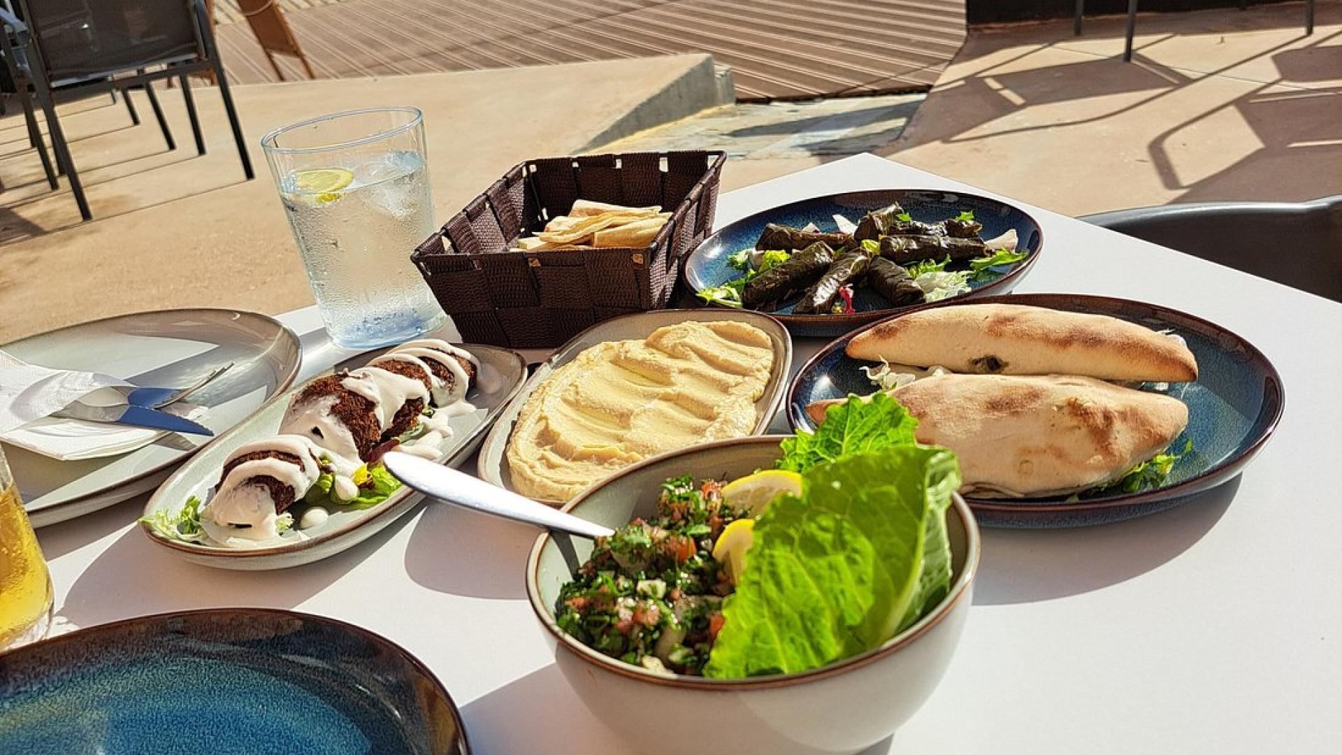 Delicious Lebanese dishes & pizza, all made with the freshest ingredients